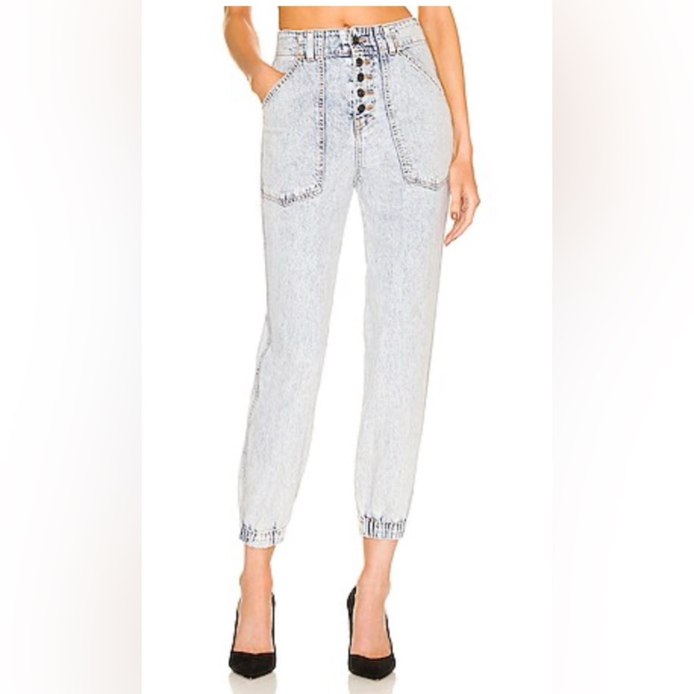 Sold out. Veronica Beard Bolton with cargo pockets. Size 26